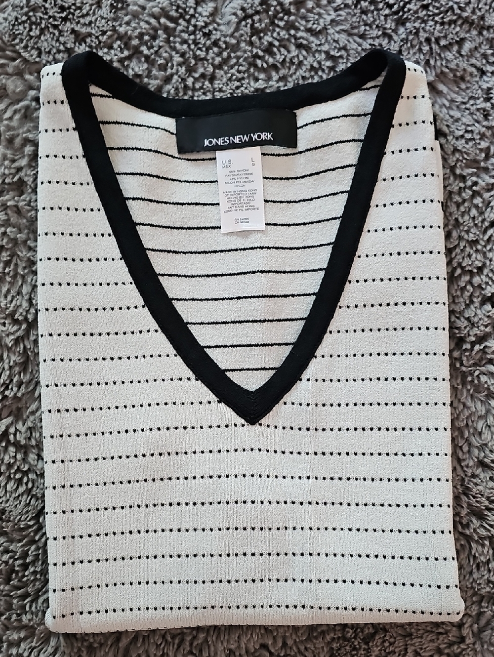 Jones New York Cream and Black V-Neck Striped Shell